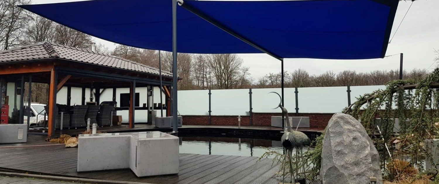 sonnensegel_ber_koiteich_mit_betonfundamenten_dsseldorf-2294373c